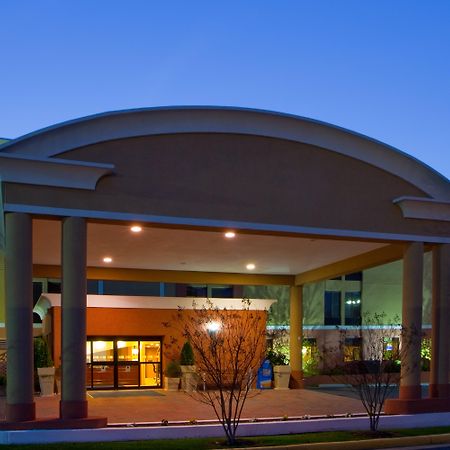 Holiday Inn Express Fairfax-Arlington Boulevard By Ihg Extérieur photo