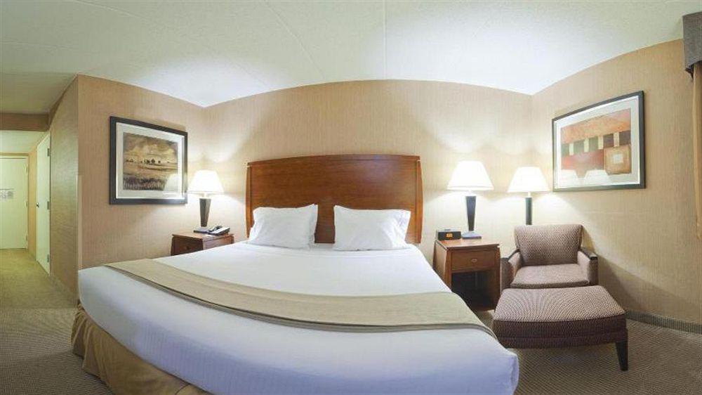 Holiday Inn Express Fairfax-Arlington Boulevard By Ihg Extérieur photo