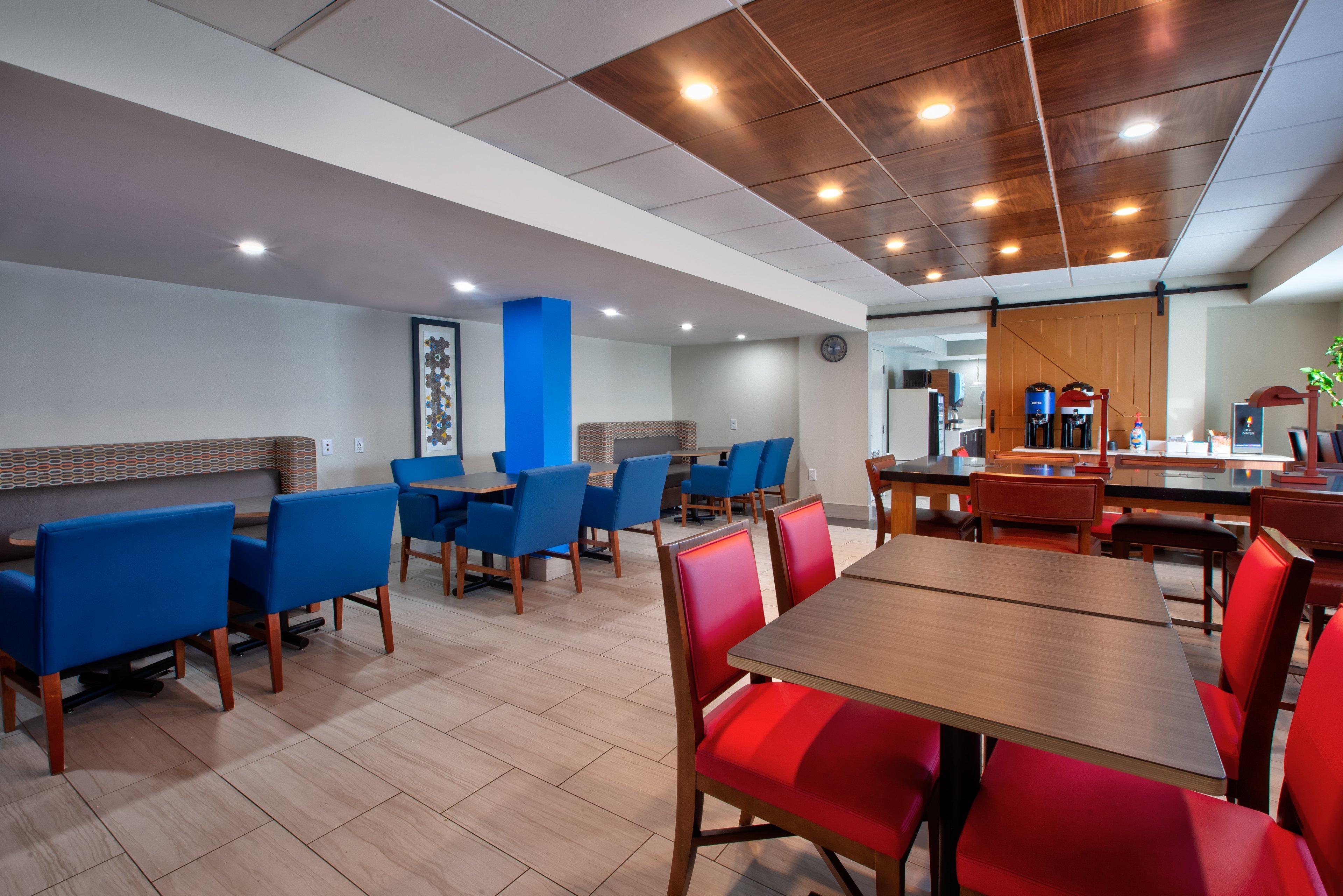 Holiday Inn Express Fairfax-Arlington Boulevard By Ihg Extérieur photo
