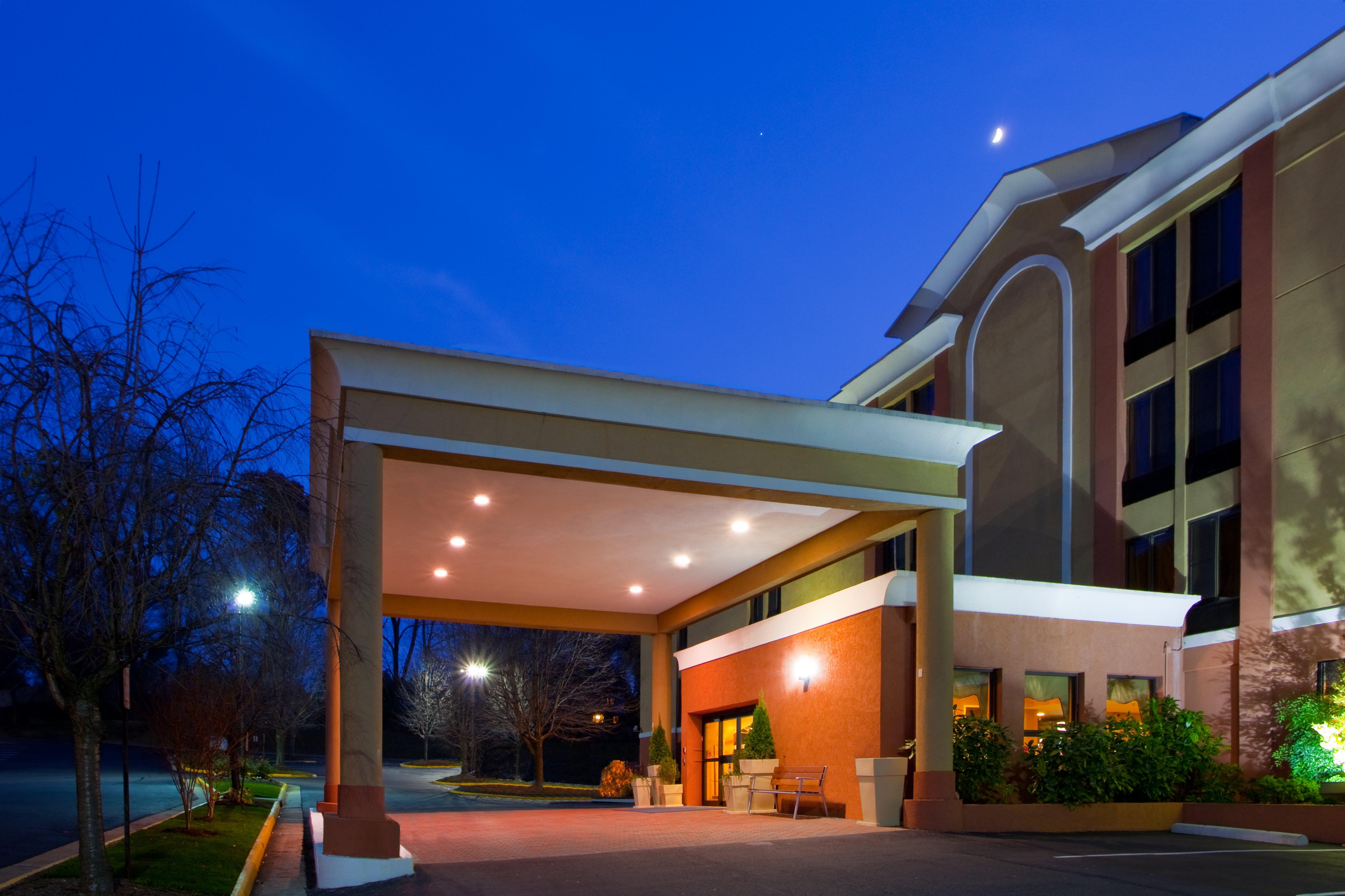 Holiday Inn Express Fairfax-Arlington Boulevard By Ihg Extérieur photo